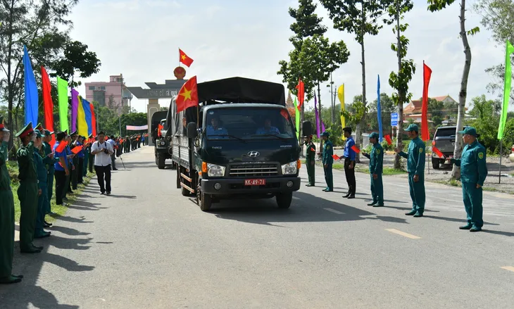 Đưa 27 hài cốt liệt sĩ hy sinh tại Campuchia về nước - Ảnh 1. Đưa 27 hài cốt liệt sĩ hy sinh tại Campuchia về nước - Ảnh 1.