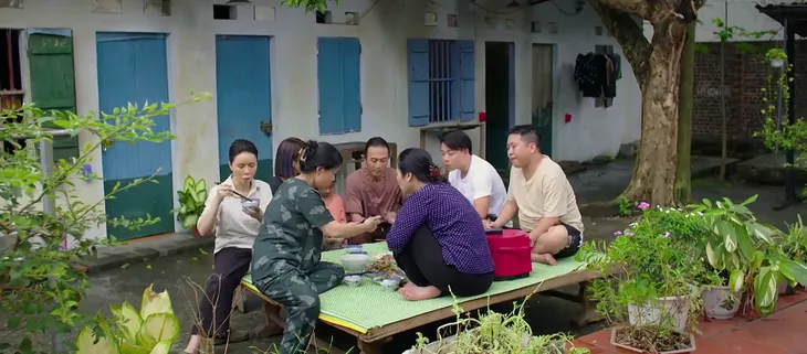 Mình yêu nhau, bình yên thôi - Tập 89: Quân hoang mang vì bị chị Lan bơ đẹp - Ảnh 5. Mình yêu nhau, bình yên thôi - Tập 89: Quân hoang mang vì bị chị Lan bơ đẹp - Ảnh 5.