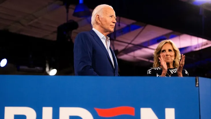 Ông Trump giữ im lặng, âm thầm muốn ông Biden tiếp tục cuộc đua - Ảnh 2. Ông Trump giữ im lặng, âm thầm muốn ông Biden tiếp tục cuộc đua - Ảnh 2.