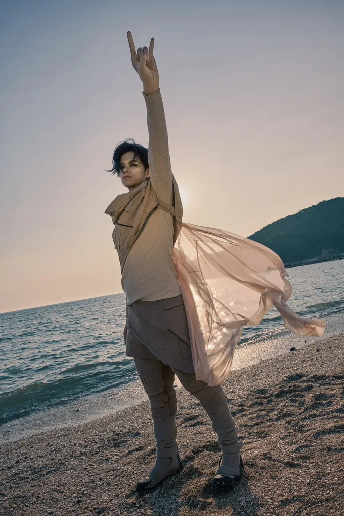 Trước ngày ra mắt ở Anh trai vượt ngàn chông gai, S(TRONG) Trọng Hiếu tung MV truyền cảm hứng - Ảnh 2. Trước ngày ra mắt ở Anh trai vượt ngàn chông gai, S(TRONG) Trọng Hiếu tung MV truyền cảm hứng - Ảnh 2.