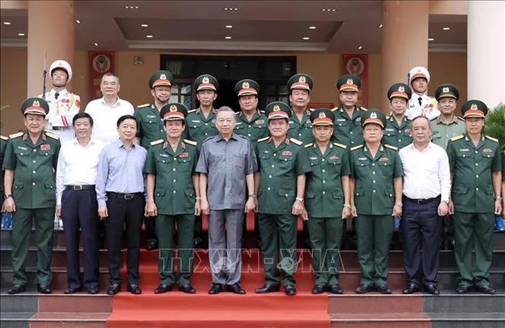 Chủ tịch nước thăm Lữ đoàn Công binh 25, Quân khu 9 - Ảnh 3.