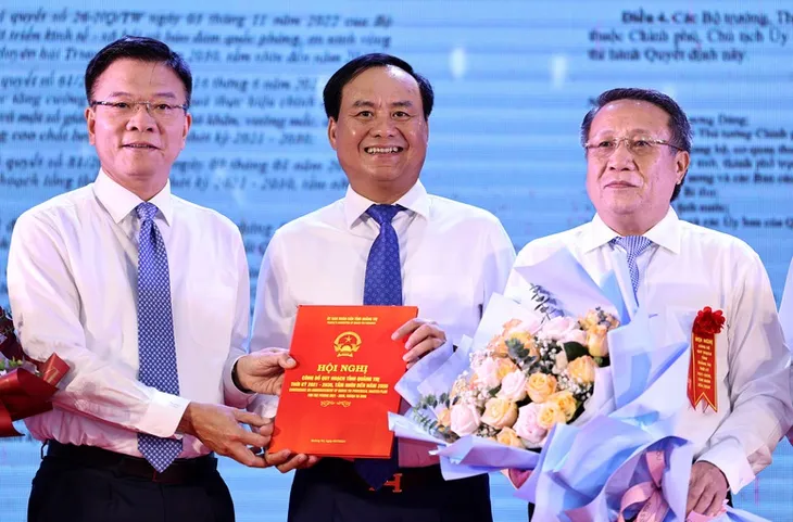 Quảng Trị phấn đấu đến năm 2050 trở thành tỉnh có nền kinh tế vững mạnh - Ảnh 1. Quảng Trị phấn đấu đến năm 2050 trở thành tỉnh có nền kinh tế vững mạnh - Ảnh 1.
