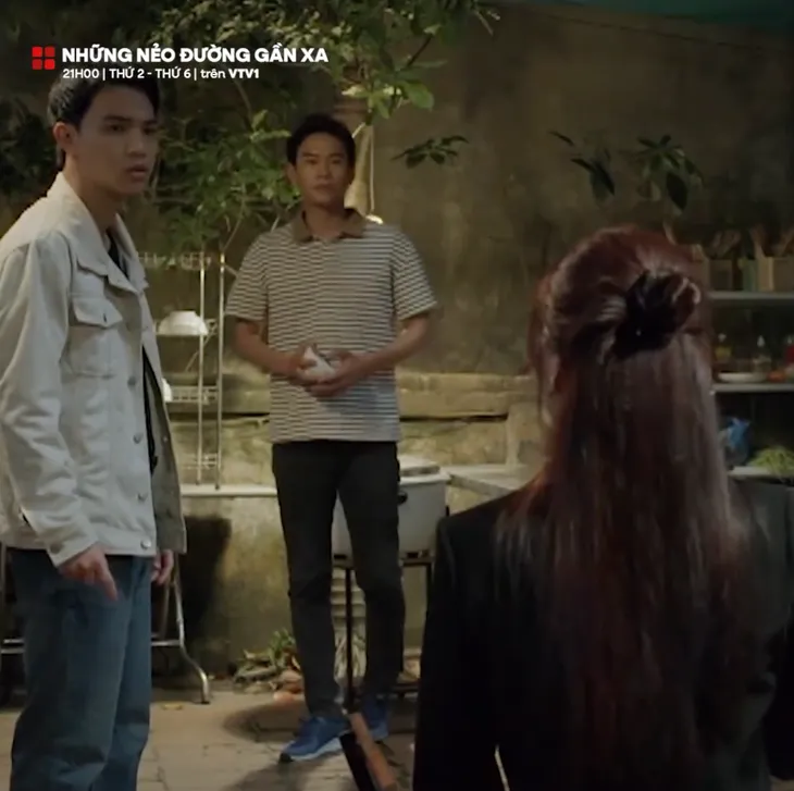 Những nẻo đường gần xa - Tập 31: Dũng khó chịu vì Hùng thân thiết với sếp Yên - Ảnh 2. Những nẻo đường gần xa - Tập 31: Dũng khó chịu vì Hùng thân thiết với sếp Yên - Ảnh 2.