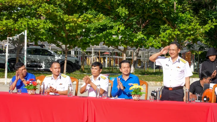 Khánh Hòa: Khai mạc chương trình Chúng em là chiến sỹ Hải quân năm 2024 - Ảnh 2. Khánh Hòa: Khai mạc chương trình Chúng em là chiến sỹ Hải quân năm 2024 - Ảnh 2.