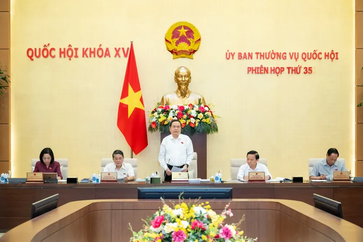 Khai mạc phiên họp thứ 35 của Ủy ban Thường vụ Quốc hội - Ảnh 1. Khai mạc phiên họp thứ 35 của Ủy ban Thường vụ Quốc hội - Ảnh 1.