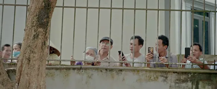 Vui lên nào anh em ơi - Tập 3: Chôm 6 chỉ vàng của vợ, chồng bị phạt làm điều không thể - Ảnh 9. Vui lên nào anh em ơi - Tập 3: Chôm 6 chỉ vàng của vợ, chồng bị phạt làm điều không thể - Ảnh 9.