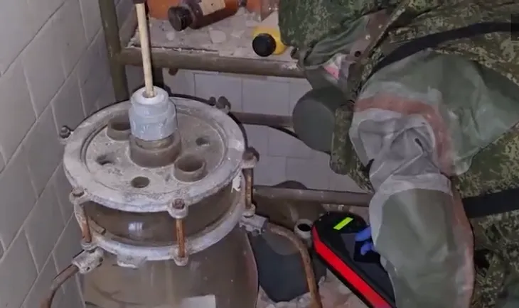 Quân đội Nga điều tra phòng thí nghiệm vũ khí hóa học Ukraine - Ảnh 1. Quân đội Nga điều tra phòng thí nghiệm vũ khí hóa học Ukraine - Ảnh 1.