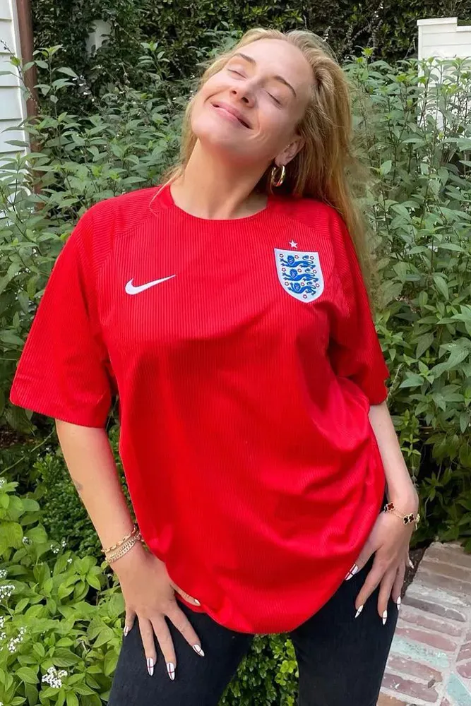 Những cổ động viên siêu sao có mặt trong ngày đội tuyển Anh vào chung kết Euro 2024 - Ảnh 2. Những cổ động viên siêu sao có mặt trong ngày đội tuyển Anh vào chung kết Euro 2024 - Ảnh 2.