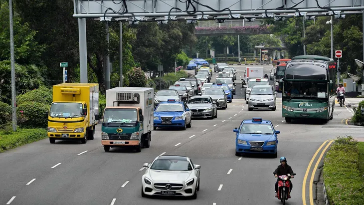 Singapore ngừng cấp đăng ký ô tô chạy dầu diesel - Ảnh 1. Singapore ngừng cấp đăng ký ô tô chạy dầu diesel - Ảnh 1.