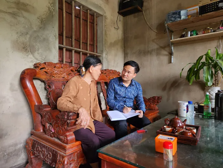 Cụ bà U90 viết đơn xin ra khỏi hộ nghèo nơi miền Tây Yên Tử - Ảnh 2. Cụ bà U90 viết đơn xin ra khỏi hộ nghèo nơi miền Tây Yên Tử - Ảnh 2.