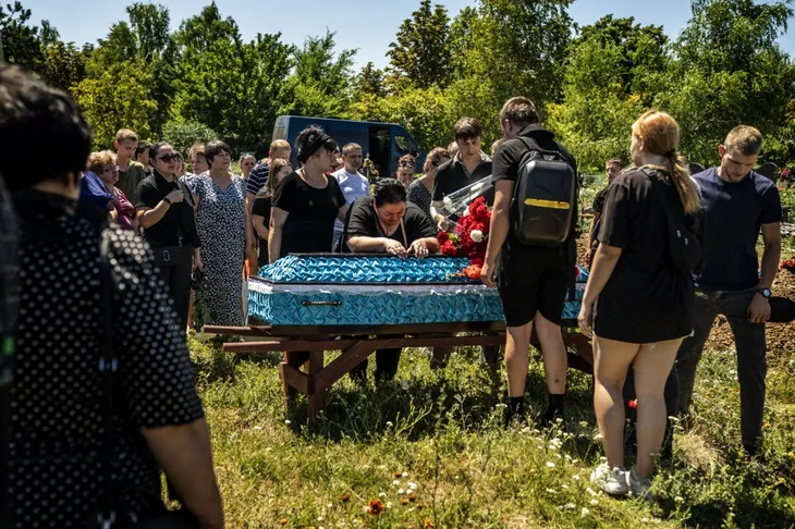 Tháp truyền hình Nga bốc cháy sau khi bị UAV Ukraine tấn công - Ảnh 1. Tháp truyền hình Nga bốc cháy sau khi bị UAV Ukraine tấn công - Ảnh 1.
