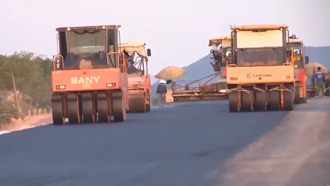Nhiều dự án giao thông đặt mục tiêu vượt tiến độ 6 - 8 tháng - Ảnh 1. Nhiều dự án giao thông đặt mục tiêu vượt tiến độ 6 - 8 tháng - Ảnh 1.