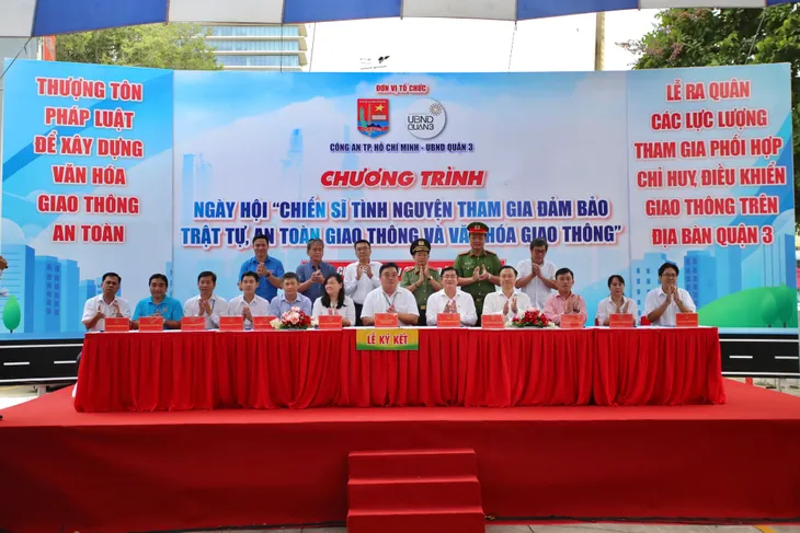TP Hồ Chí Minh: Ngày hội nâng cao nhận thức về an toàn giao thông - Ảnh 1.