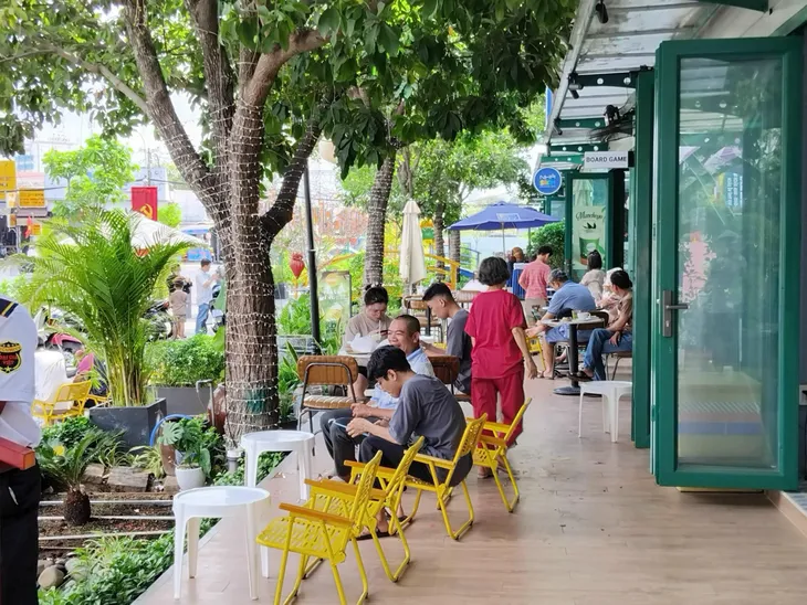 Đường sách TP Thủ Đức ngày càng nhộn nhịp sau 6 tháng hoạt động - Ảnh 3. Đường sách TP Thủ Đức ngày càng nhộn nhịp sau 6 tháng hoạt động - Ảnh 3.
