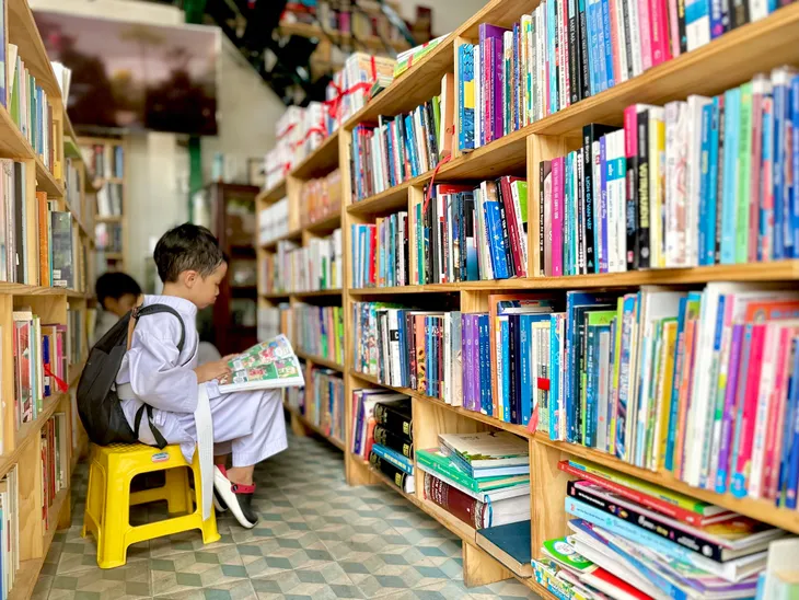 Đường sách TP Thủ Đức ngày càng nhộn nhịp sau 6 tháng hoạt động - Ảnh 4. Đường sách TP Thủ Đức ngày càng nhộn nhịp sau 6 tháng hoạt động - Ảnh 4.