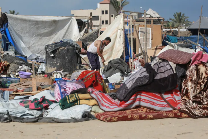 Israel tấn công Gaza từ đất liền, trên biển và trên không khi Hamas rút khỏi đàm phán ngừng bắn - Ảnh 1. Israel tấn công Gaza từ đất liền, trên biển và trên không khi Hamas rút khỏi đàm phán ngừng bắn - Ảnh 1.