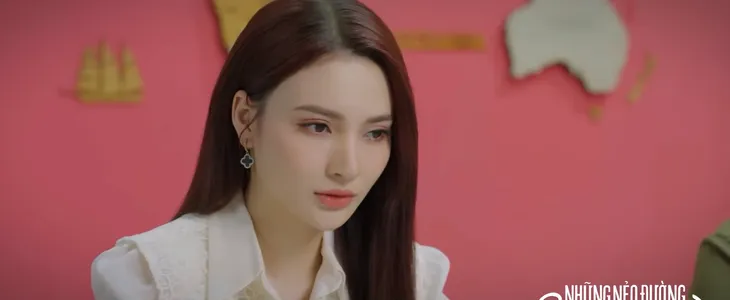 Những nẻo đường gần xa - Tập 37: Sếp Vinh muốn crush làm gương mặt đại diện cho công ty - Ảnh 4. Những nẻo đường gần xa - Tập 37: Sếp Vinh muốn crush làm gương mặt đại diện cho công ty - Ảnh 4.
