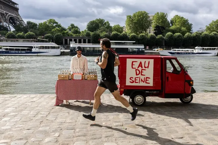 Paris tự tin sông Seine đủ an toàn cho Olympic - Ảnh 1. Paris tự tin sông Seine đủ an toàn cho Olympic - Ảnh 1.