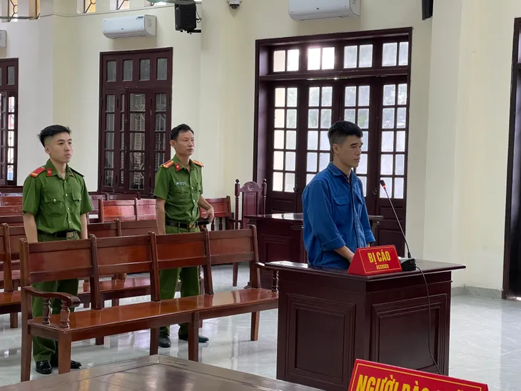 10 năm tù đối với kẻ cầm đầu đường dây vận chuyển động vật hoang dã từ châu Phi - Ảnh 1.