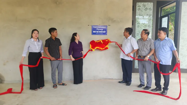 430 nhà Đại đoàn kết được trao tới các hộ dân nghèo tại Quảng Bình - Ảnh 3. 430 nhà Đại đoàn kết được trao tới các hộ dân nghèo tại Quảng Bình - Ảnh 3.