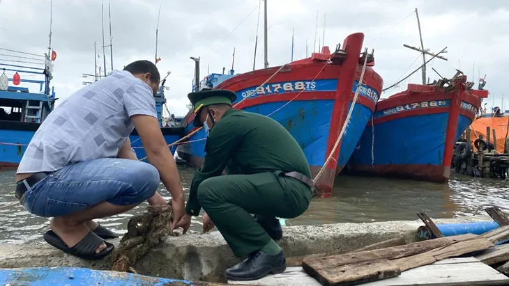 Đảm bảo an toàn ngư dân và tàu cá hoạt động trong vùng nguy hiểm - Ảnh 1. Đảm bảo an toàn ngư dân và tàu cá hoạt động trong vùng nguy hiểm - Ảnh 1.