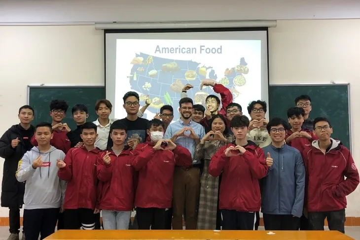 Thích chuyên ngành tiếng Anh kết hợp khoa học và công nghệ nên chọn học ngành gì? - Ảnh 1. Thích chuyên ngành tiếng Anh kết hợp khoa học và công nghệ nên chọn học ngành gì? - Ảnh 1.