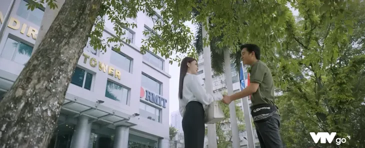 Những nẻo đường gần xa - Tập 41: Yên bối rối khi Hùng nắm tay - Ảnh 1. Những nẻo đường gần xa - Tập 41: Yên bối rối khi Hùng nắm tay - Ảnh 1.