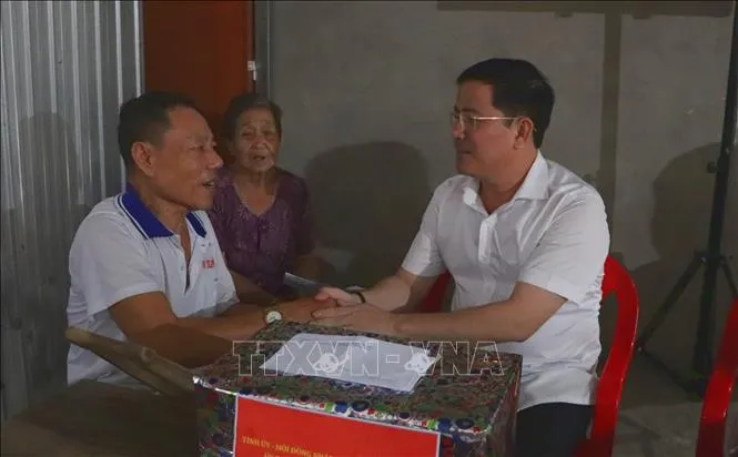 Nhiều địa phương tưởng nhớ, tri ân những người có công với đất nước - Ảnh 2. Nhiều địa phương tưởng nhớ, tri ân những người có công với đất nước - Ảnh 2.