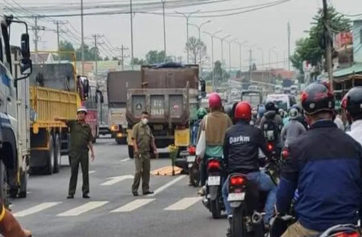 Quốc lộ 51 quá tải, tai nạn liên tục xảy ra vào mùa mưa - Ảnh 1. Quốc lộ 51 quá tải, tai nạn liên tục xảy ra vào mùa mưa - Ảnh 1.