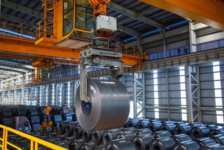 Nhập khẩu thép cán nóng tăng vọt - Ảnh 1.