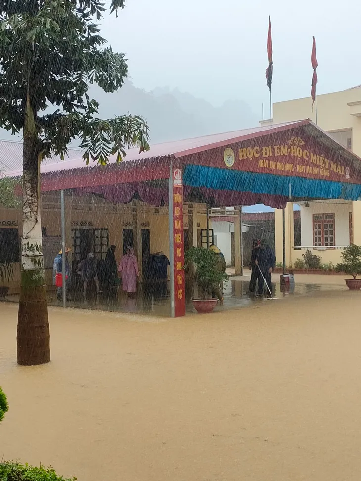 Sơn La ngập úng, sạt lở do hoàn lưu bão số 2 - Ảnh 1. Sơn La ngập úng, sạt lở do hoàn lưu bão số 2 - Ảnh 1.