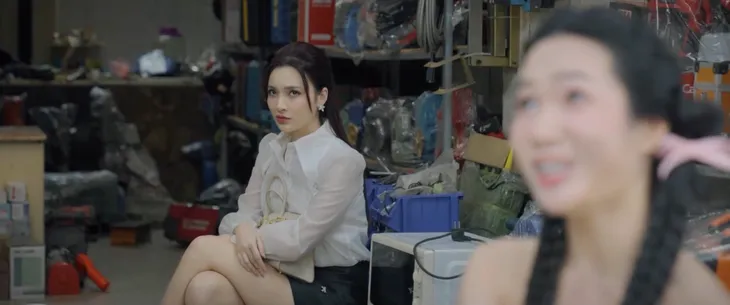 Những nẻo đường gần xa - Tập 43: Đông chìm đắm trong tình yêu của Vinh - Ảnh 8. Những nẻo đường gần xa - Tập 43: Đông chìm đắm trong tình yêu của Vinh - Ảnh 8.