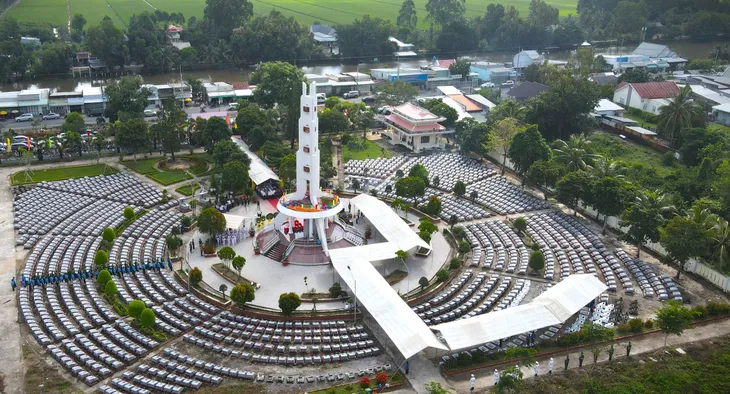 Kiên Giang: Truy điệu, an táng 29 hài cốt liệt sĩ - Ảnh 1. Kiên Giang: Truy điệu, an táng 29 hài cốt liệt sĩ - Ảnh 1.