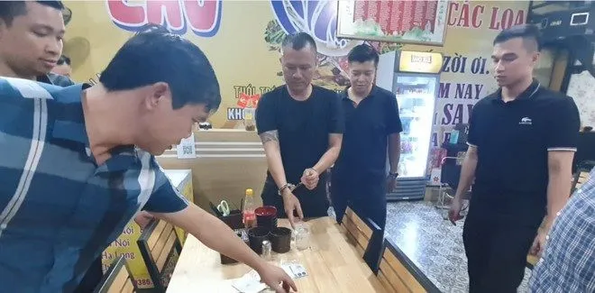 Bắt giữ đối tượng cho vay nặng lãi hơn 27 tỷ đồng - Ảnh 2. Bắt giữ đối tượng cho vay nặng lãi hơn 27 tỷ đồng - Ảnh 2.
