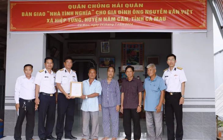 Nhiều hoạt động tri ân Ngày Thương binh-Liệt sĩ tại Bộ Tư lệnh Vùng 5 Hải quân - Ảnh 1. Nhiều hoạt động tri ân Ngày Thương binh-Liệt sĩ tại Bộ Tư lệnh Vùng 5 Hải quân - Ảnh 1.