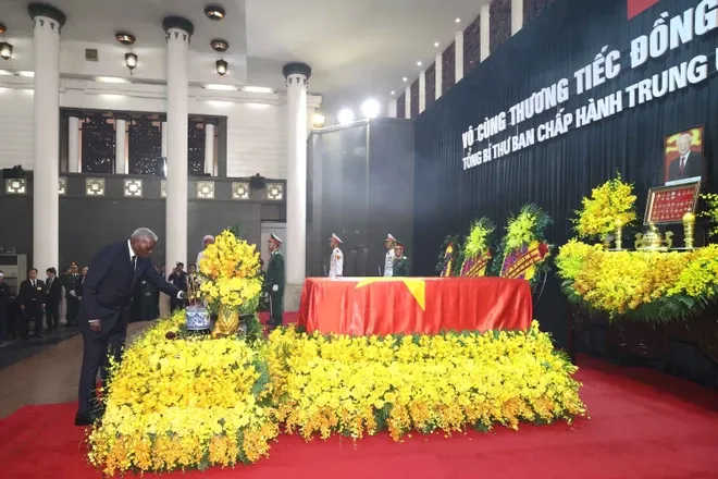Lãnh đạo các quốc gia, các đoàn quốc tế viếng Tổng Bí thư Nguyễn Phú Trọng - Ảnh 3. Lãnh đạo các quốc gia, các đoàn quốc tế viếng Tổng Bí thư Nguyễn Phú Trọng - Ảnh 3.