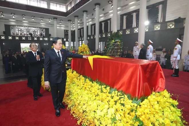 Cử hành trọng thể Lễ viếng Tổng Bí thư Nguyễn Phú Trọng tại Nhà tang lễ Quốc gia - Ảnh 14. Cử hành trọng thể Lễ viếng Tổng Bí thư Nguyễn Phú Trọng tại Nhà tang lễ Quốc gia - Ảnh 14.