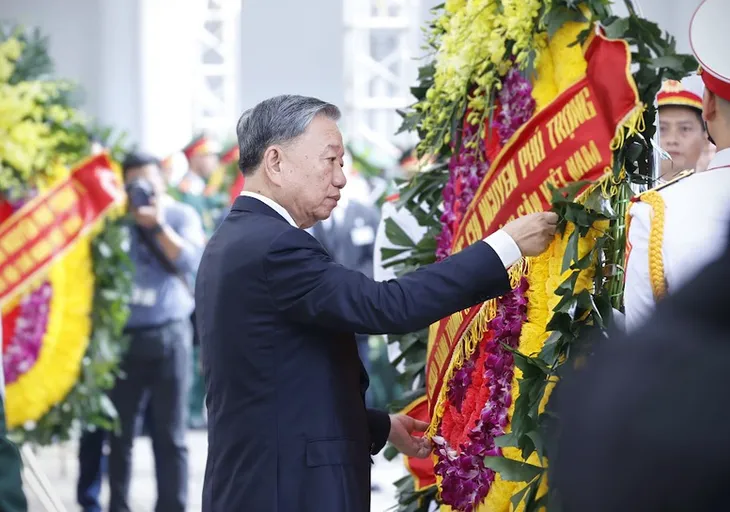 Lãnh đạo Đảng, Nhà nước viếng Tổng Bí thư Nguyễn Phú Trọng - Ảnh 1. Lãnh đạo Đảng, Nhà nước viếng Tổng Bí thư Nguyễn Phú Trọng - Ảnh 1.