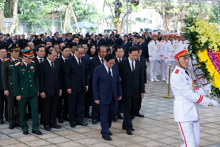 Lãnh đạo Đảng, Nhà nước viếng Tổng Bí thư Nguyễn Phú Trọng - Ảnh 2. Lãnh đạo Đảng, Nhà nước viếng Tổng Bí thư Nguyễn Phú Trọng - Ảnh 2.