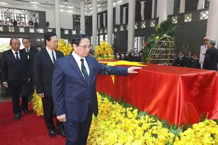Lãnh đạo Đảng, Nhà nước viếng Tổng Bí thư Nguyễn Phú Trọng - Ảnh 3. Lãnh đạo Đảng, Nhà nước viếng Tổng Bí thư Nguyễn Phú Trọng - Ảnh 3.