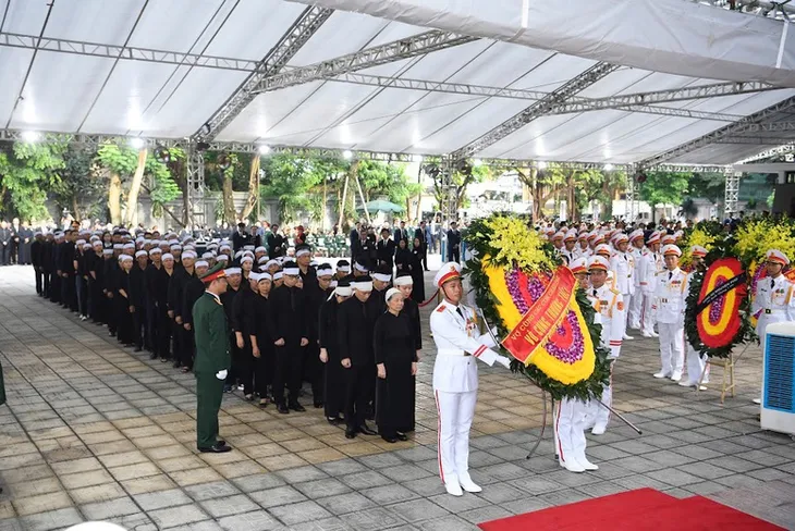 Lãnh đạo Đảng, Nhà nước viếng Tổng Bí thư Nguyễn Phú Trọng - Ảnh 8. Lãnh đạo Đảng, Nhà nước viếng Tổng Bí thư Nguyễn Phú Trọng - Ảnh 8.