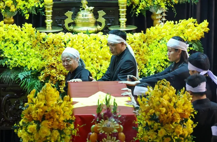 Lãnh đạo Đảng, Nhà nước viếng Tổng Bí thư Nguyễn Phú Trọng - Ảnh 9. Lãnh đạo Đảng, Nhà nước viếng Tổng Bí thư Nguyễn Phú Trọng - Ảnh 9.
