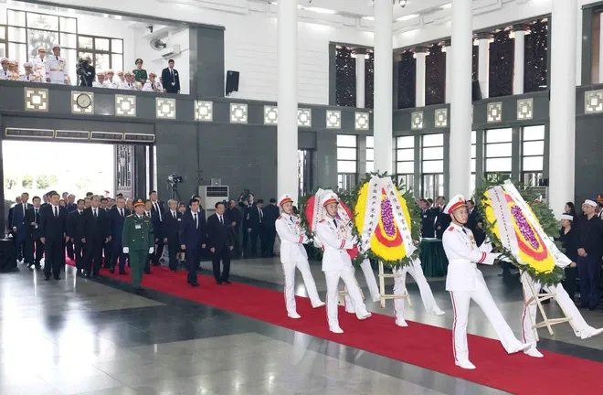 Lãnh đạo các quốc gia, các đoàn quốc tế viếng Tổng Bí thư Nguyễn Phú Trọng - Ảnh 7. Lãnh đạo các quốc gia, các đoàn quốc tế viếng Tổng Bí thư Nguyễn Phú Trọng - Ảnh 7.