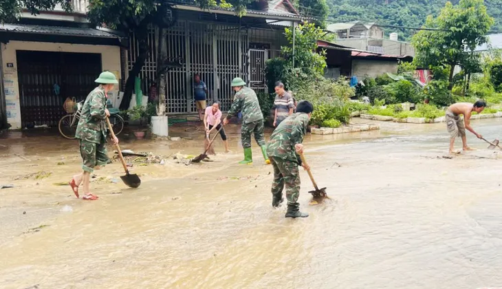 Vượt hơn 80 km đến hỗ trợ người dân Sơn La khắc phục hậu quả mưa lũ - Ảnh 1. Vượt hơn 80 km đến hỗ trợ người dân Sơn La khắc phục hậu quả mưa lũ - Ảnh 1.