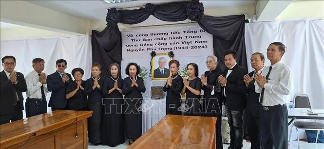 Cộng đồng người Việt ở nước ngoài thành kính tiễn biệt Tổng Bí thư Nguyễn Phú Trọng - Ảnh 2. Cộng đồng người Việt ở nước ngoài thành kính tiễn biệt Tổng Bí thư Nguyễn Phú Trọng - Ảnh 2.