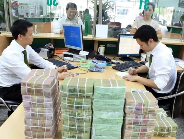 Ngân hàng đẩy mạnh phát hành trái phiếu hút vốn trung và dài hạn - Ảnh 1. Ngân hàng đẩy mạnh phát hành trái phiếu hút vốn trung và dài hạn - Ảnh 1.