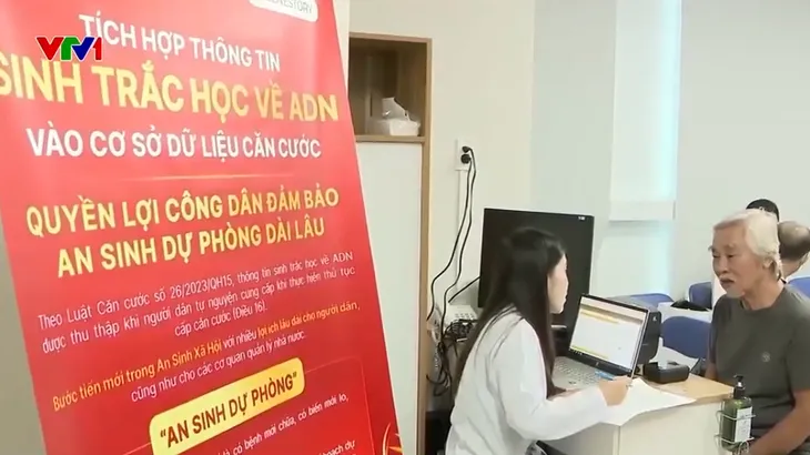 Thu mẫu ADN thân nhân liệt sĩ thắp sáng hy vọng đưa các anh về với gia đình - Ảnh 1. Thu mẫu ADN thân nhân liệt sĩ thắp sáng hy vọng đưa các anh về với gia đình - Ảnh 1.