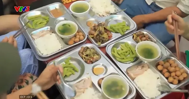 Quán cơm Nụ cười Shinbi - Nơi những nỗi niềm của người bệnh ung thư được san sẻ - Ảnh 1. Quán cơm Nụ cười Shinbi - Nơi những nỗi niềm của người bệnh ung thư được san sẻ - Ảnh 1.