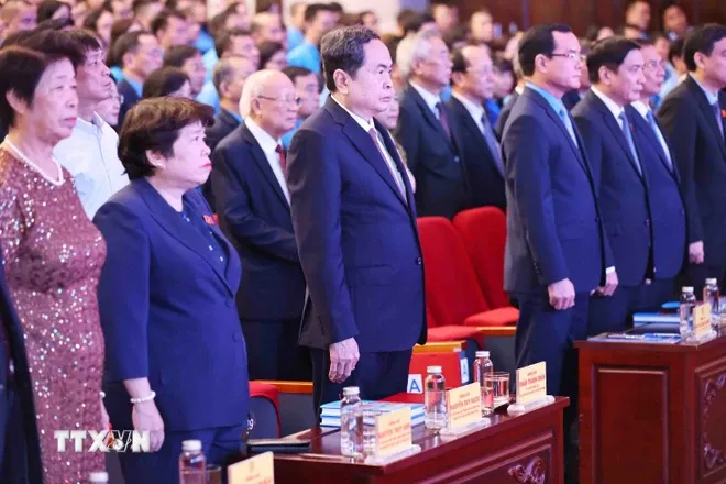 Chủ tịch Quốc hội: Công đoàn Việt Nam đổi mới mạnh mẽ, khẳng định vai trò nòng cốt trong xây dựng giai cấp công nhân - Ảnh 1. Chủ tịch Quốc hội: Công đoàn Việt Nam đổi mới mạnh mẽ, khẳng định vai trò nòng cốt trong xây dựng giai cấp công nhân - Ảnh 1.