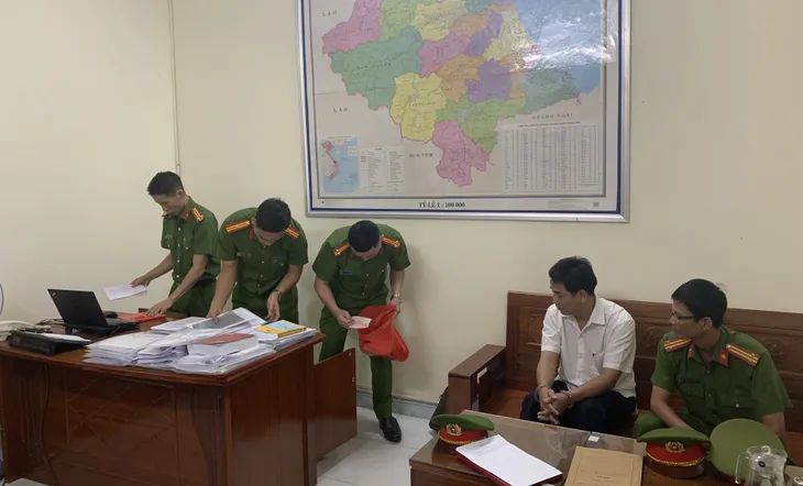 Bắt giam Phó Chi Cục trưởng Chi cục Quản lý đất đai tỉnh Quảng Nam - Ảnh 1.